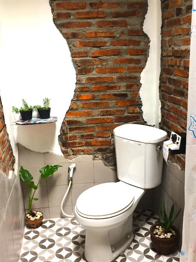 "Nomore" Gallery And Guesthouse Yogyakarta Exterior photo